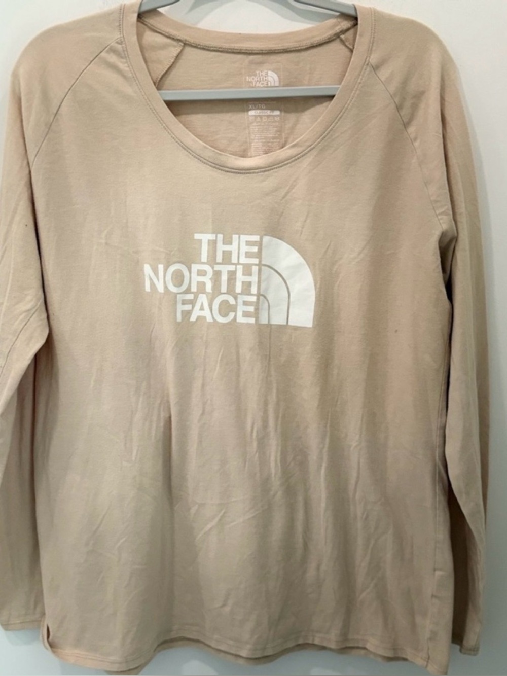The North Face Long Sleeve Logo Tee in Beige with White Logo me Size XL